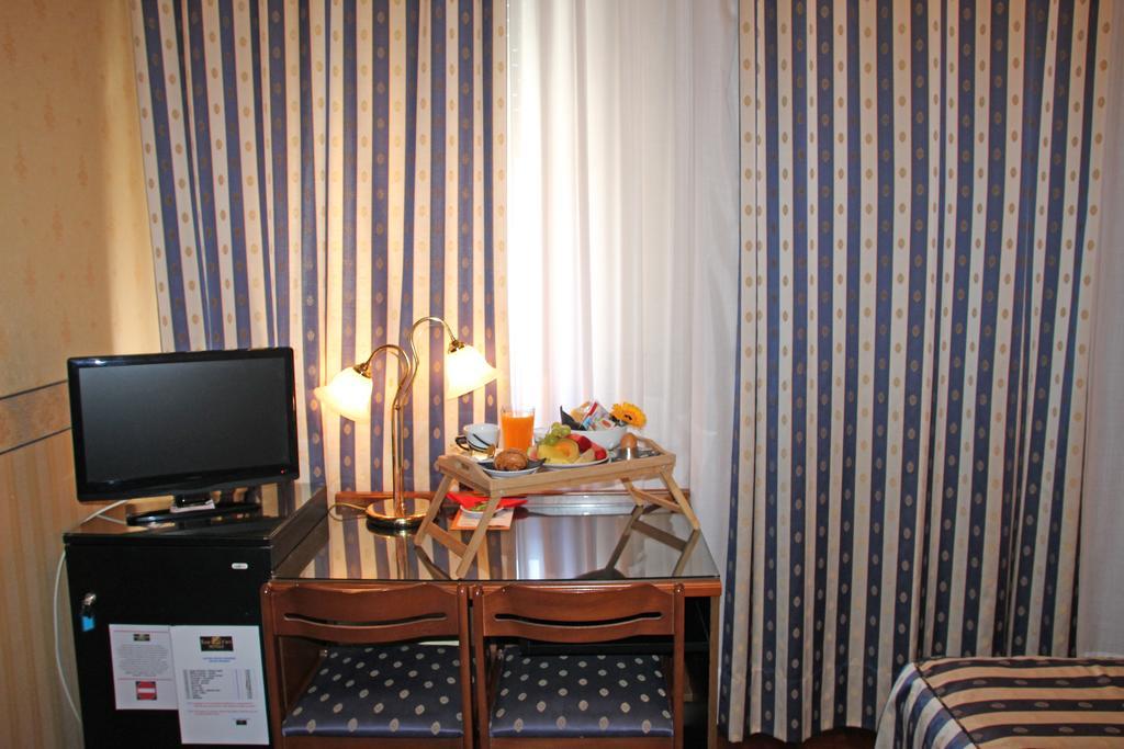 Albergo Ristorante Leon D'Oro 노벤타디피아베 외부 사진