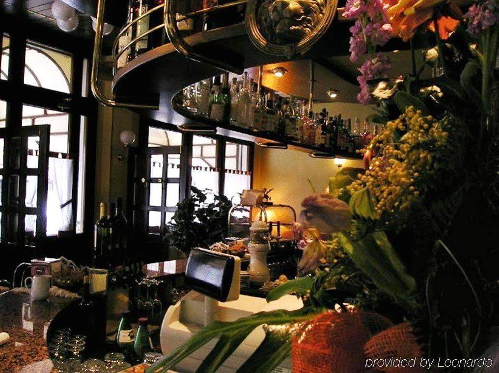 Albergo Ristorante Leon D'Oro 노벤타디피아베 외부 사진