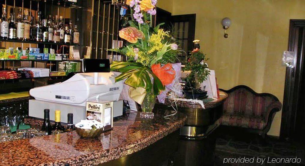 Albergo Ristorante Leon D'Oro 노벤타디피아베 외부 사진