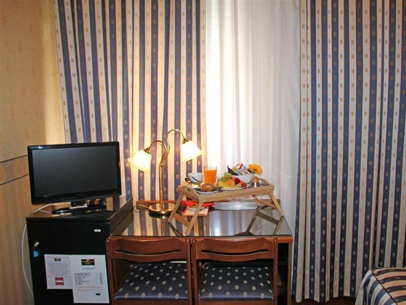 Albergo Ristorante Leon D'Oro 노벤타디피아베 외부 사진
